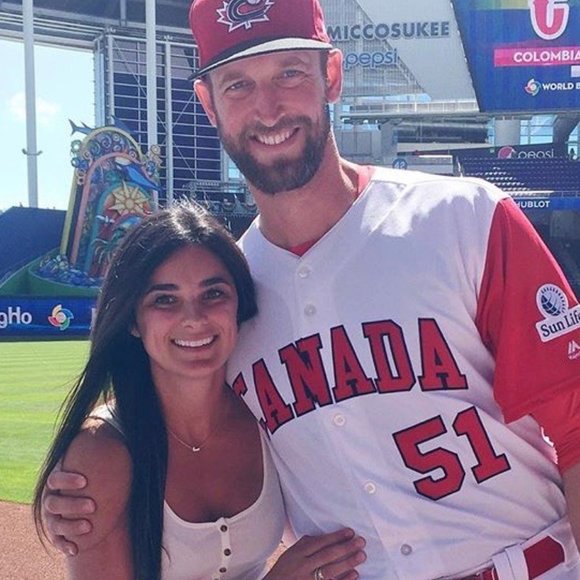 Meet your Posher, Erica - Picture 1 of 5